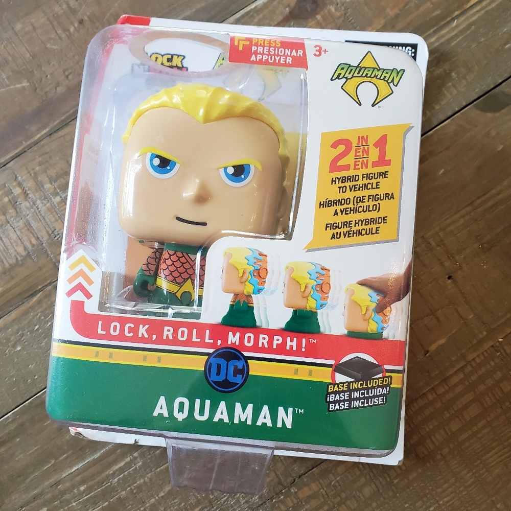 DC Lock N Roll Hybrid Figure To Vehicle Aquaman